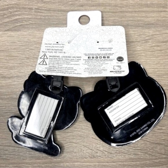 NWT SANRIO Hello Kitty White Red and Black 2pc Rubber Luggage Bag Travel Tag Set - Picture 8 of 12